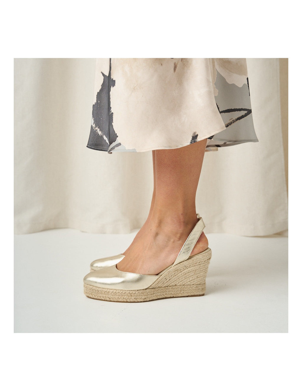 Espadrillas con Zeppa Alta e Cinturino Paros