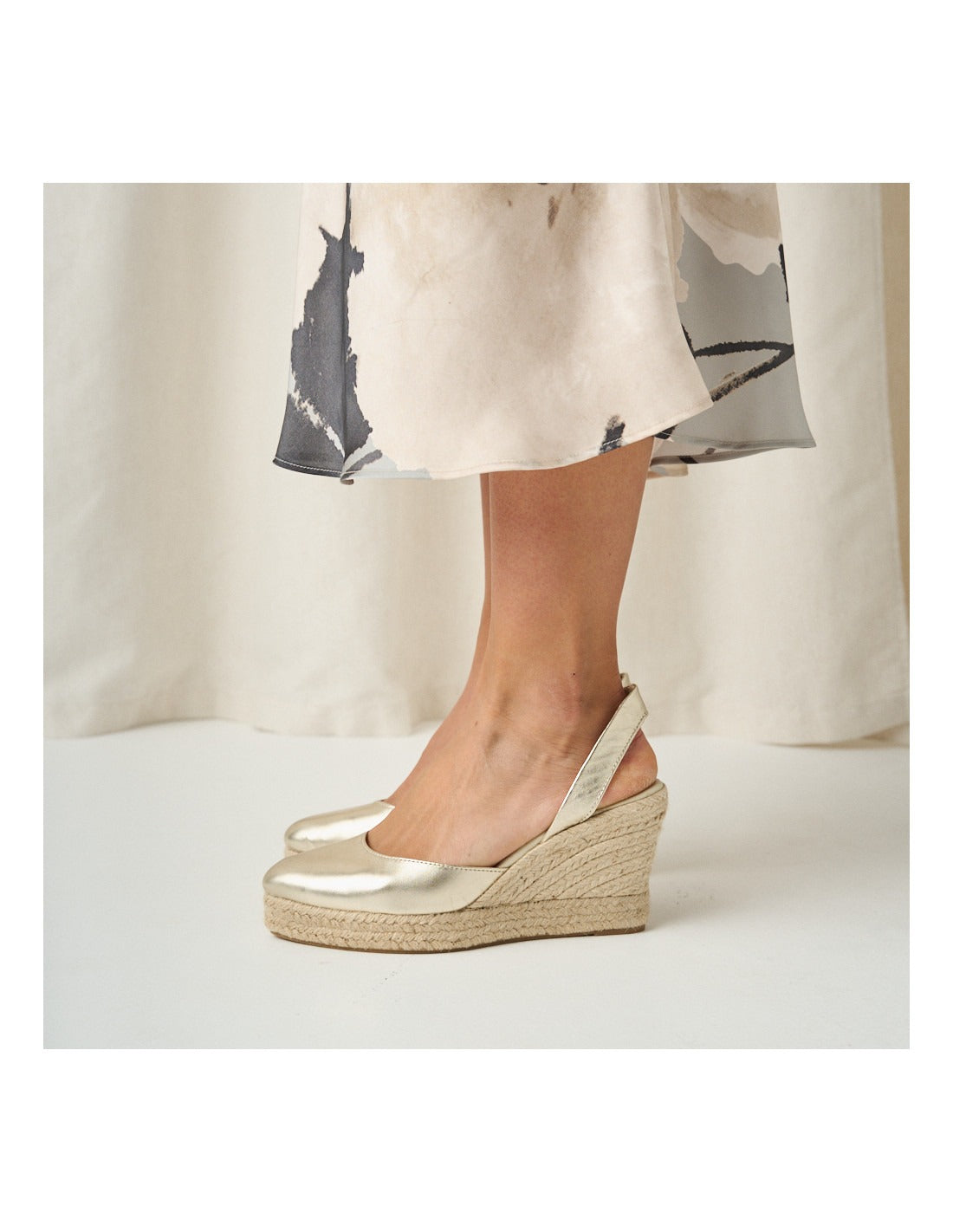 Espadrillas con Zeppa Alta e Cinturino Paros