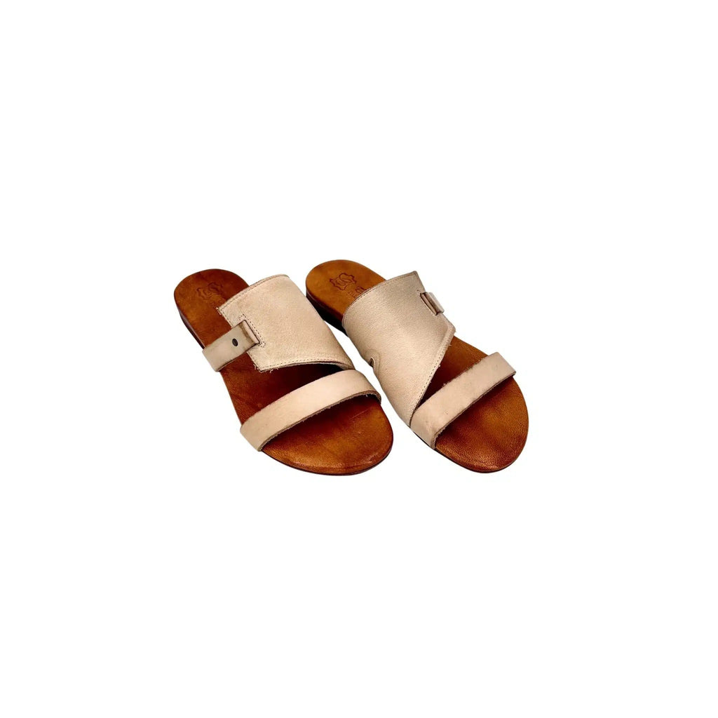 Ciabatta in pelle tuffata ed imbottita beige