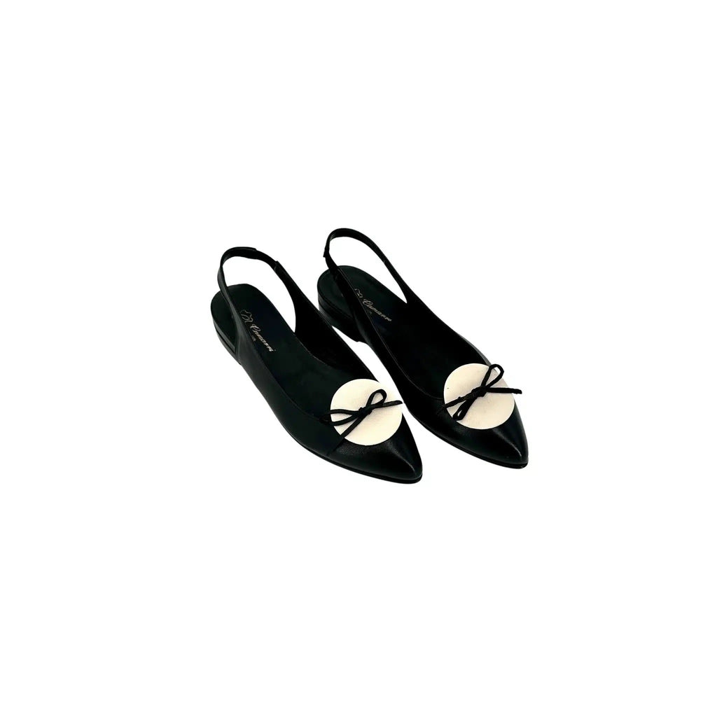 Ballerina a punta in pelle nera