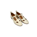 Scarpa con occhietti e fibbia artigianale in pelle tuffata bianco sporco