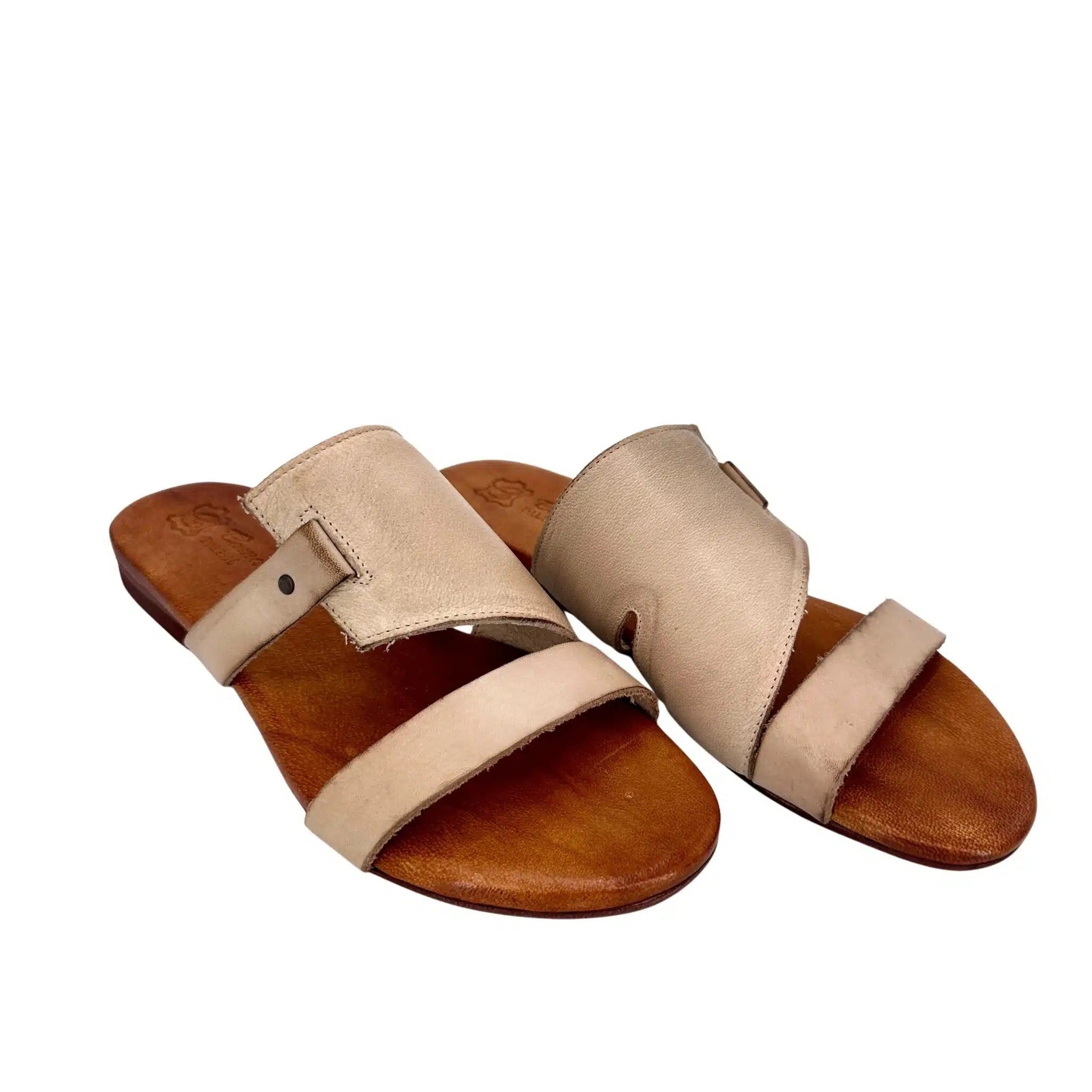 Ciabatta in pelle tuffata ed imbottita beige