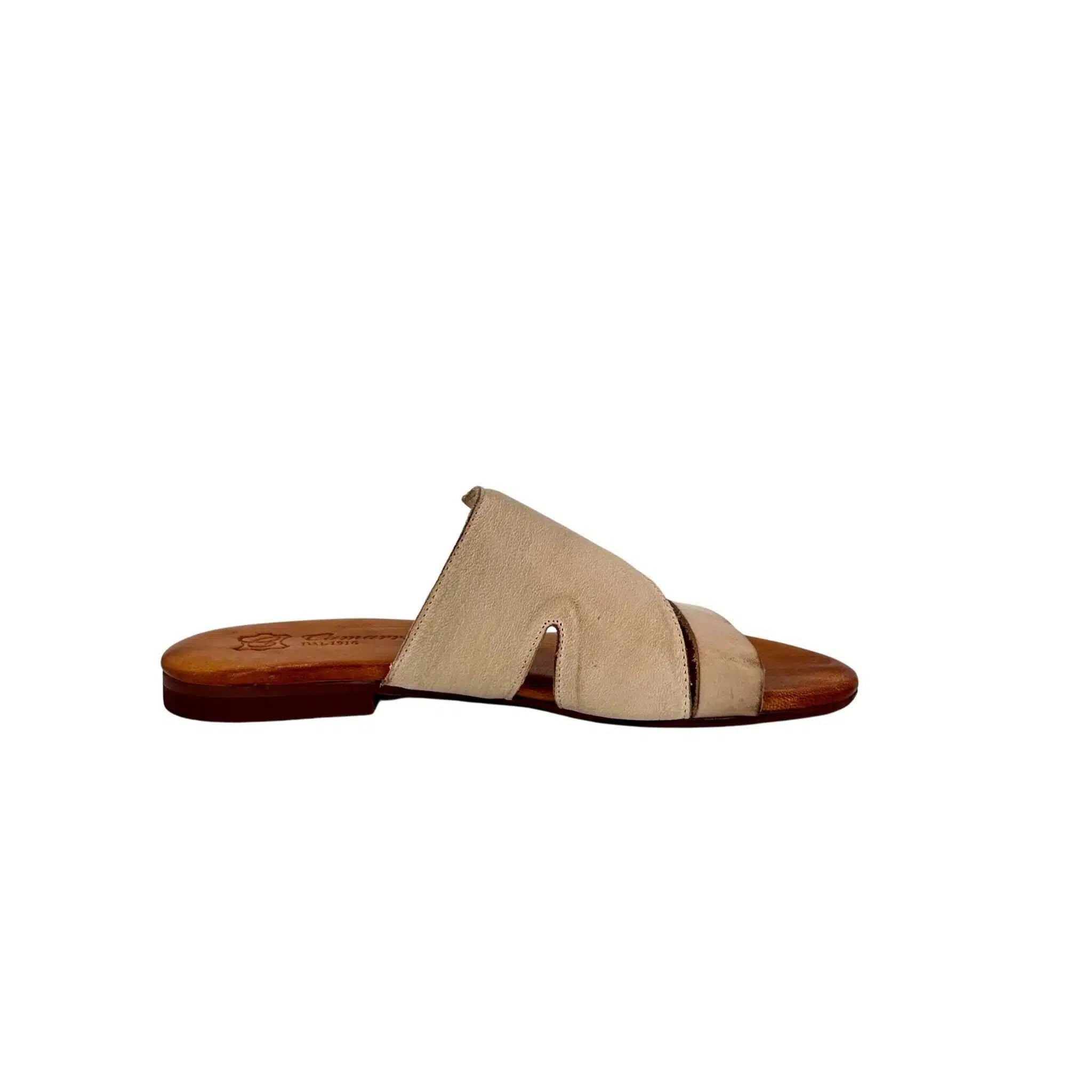 Ciabatta in pelle tuffata ed imbottita beige