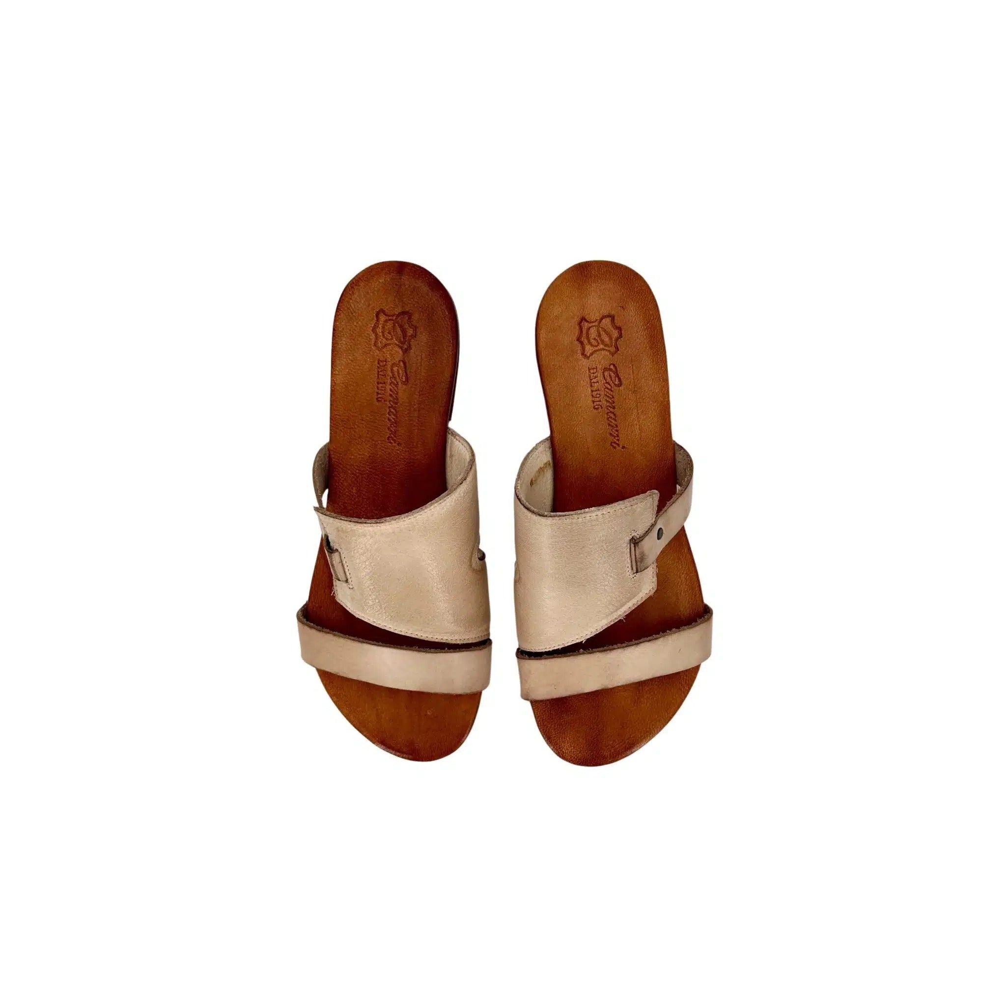 Ciabatta in pelle tuffata ed imbottita beige
