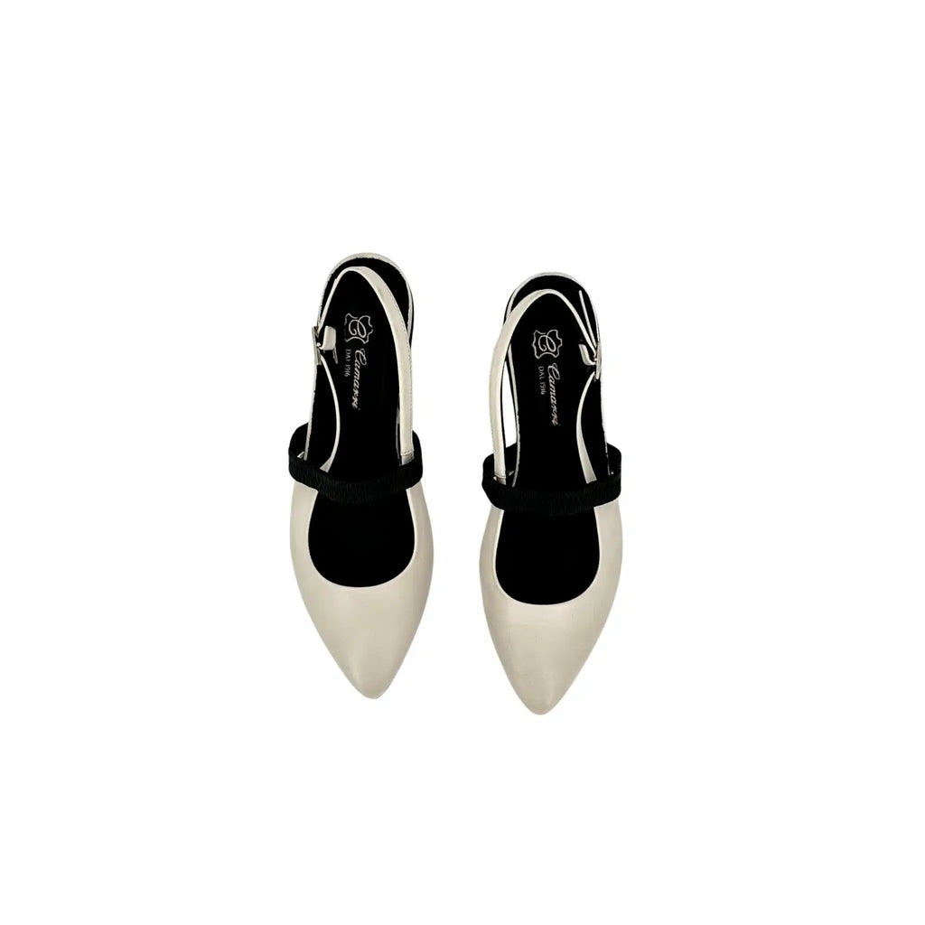Ballerina a punta in pelle bianco sporco